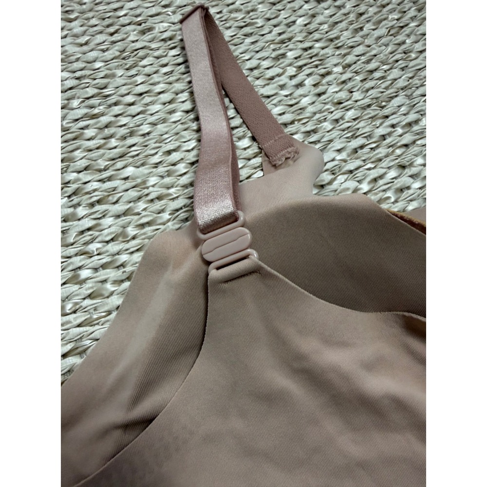 True & Co True Body Triangle Convertible Strap Wireless Bra Nude Beige Size M - Picture 4 of 5